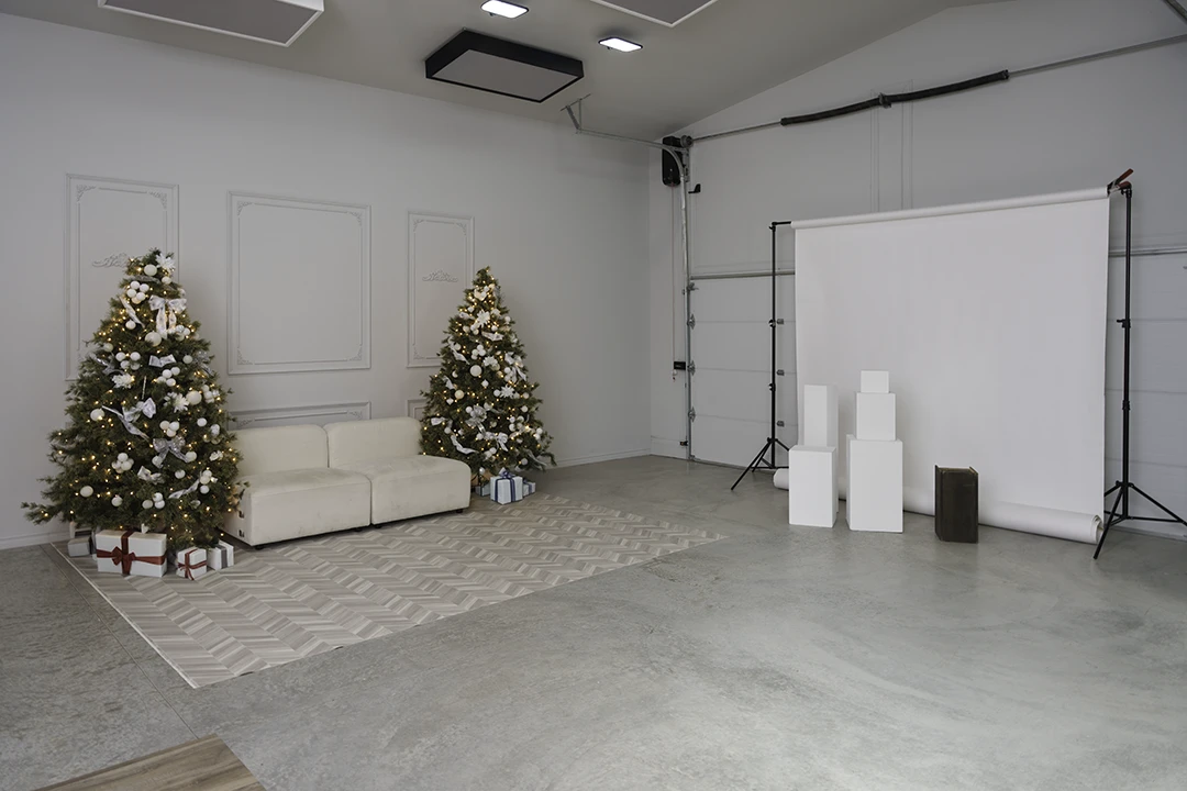 seamless background and christmas scene setup at studio 342
