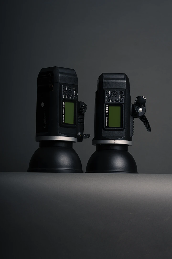 2 photography lights