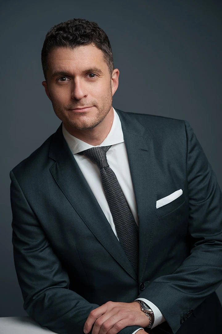 man posing for headshot at studio 342 - real headshots