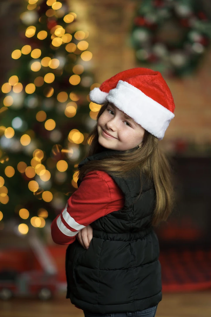 girl posing for Christmas portrait - Calgary mini sessions