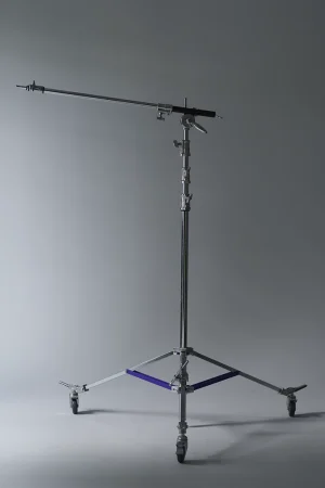 heavy duty light stand with boom pole - photography equipment for rent